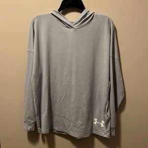 Girls YXL Under Armour Hooded Long-Sleeve HeatGear Shirt